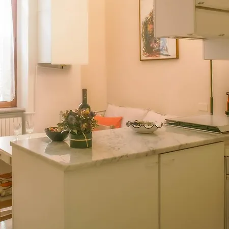 Bnbutler - Farini - Beautiful One Bedroom - דירה *